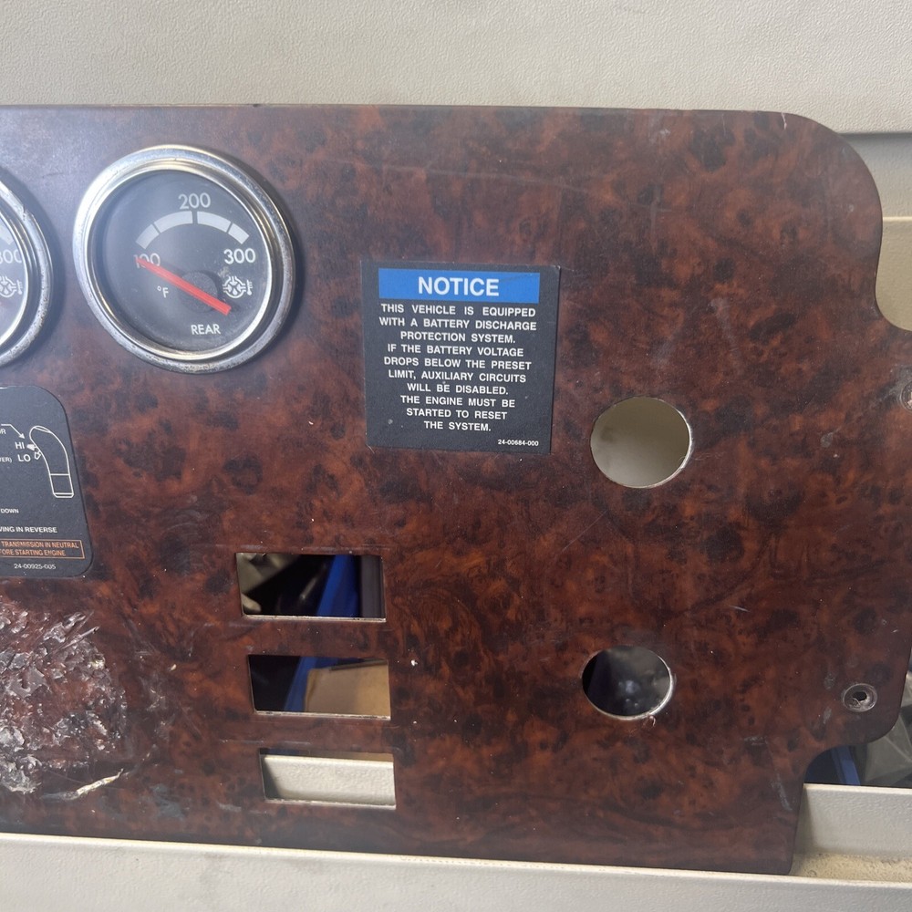Freightliner CENTURY SWITCH PANEL and gauges