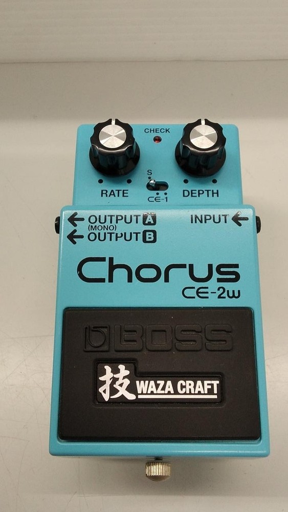 Boss Ce-2W Effector