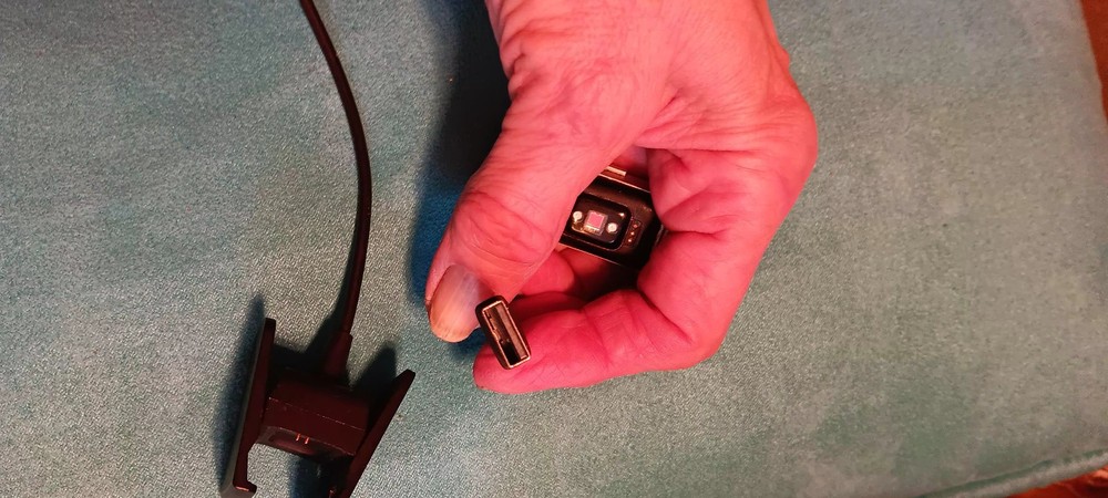 Fitbit Charger w/USB connection (binder clip style)