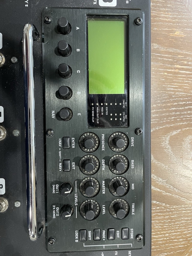 Fractal Audio Systems AX8 Floor Amp Modeler/Multi-FX Processor Pedalboard 2