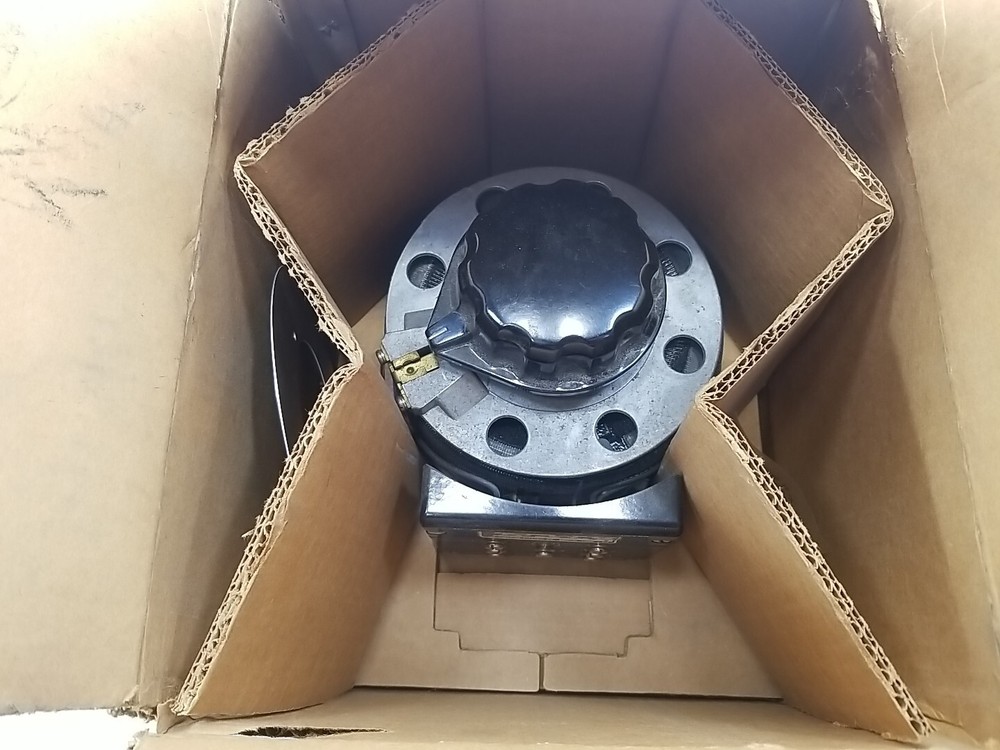 NOS 236 BU TYPE - SUPERIOR POWERSTAT VARIABLE TRANSFORMER