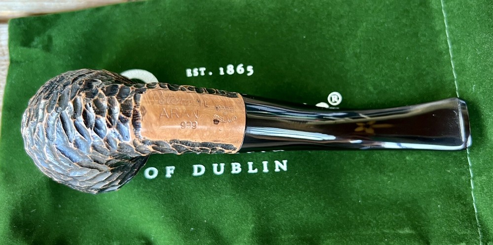 Peterson Aran Rusticated Bent Rhodesian (999) Fishtail Pipe - New