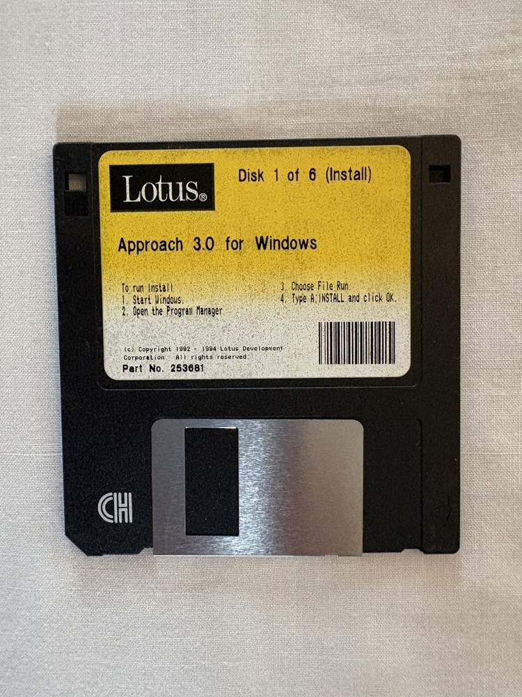 Lotus Approach 3.0 Database For Windows Software Disks 3.5” and User's Guide
