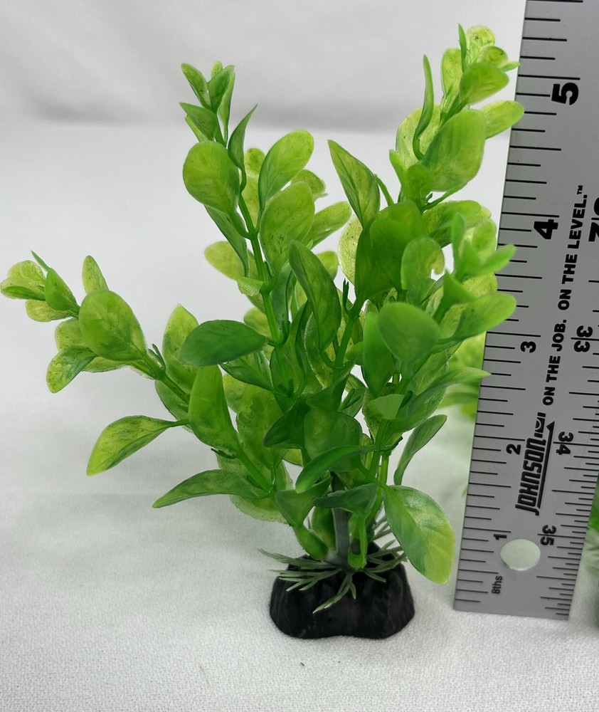 2PC Xunyee Plastic Aquarium Plants