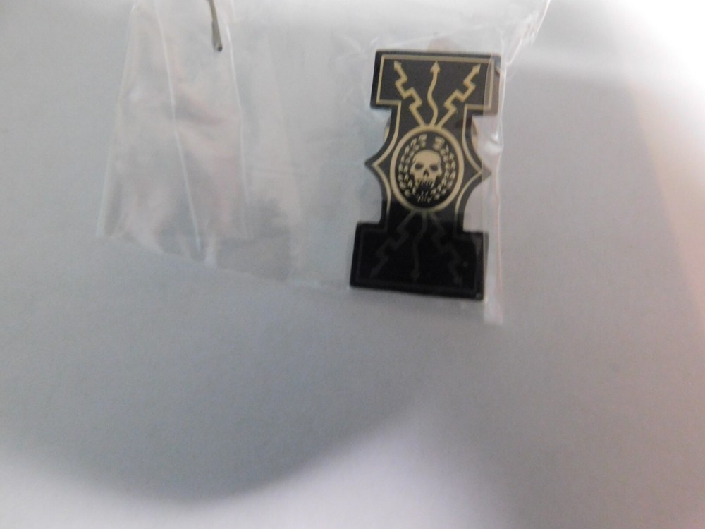 White Wolf Vampire The Requiem Merch Invictus Covenant Pin