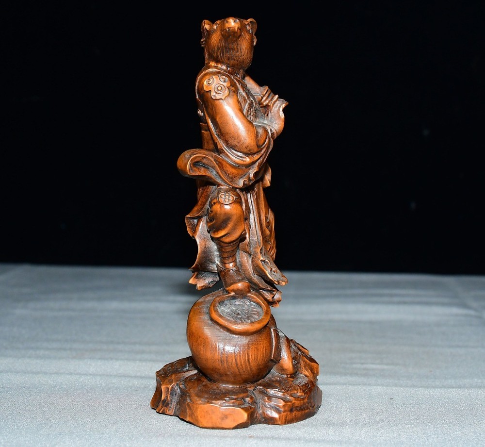 Exquisite Small Leaf Boxwood Mouse Ornament