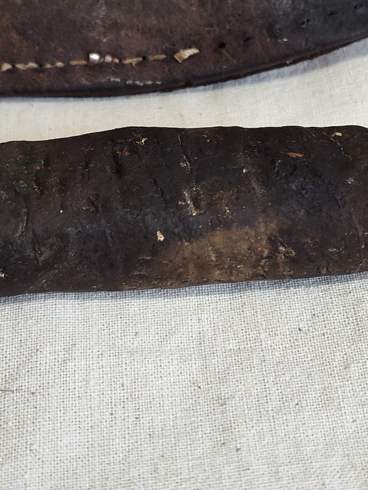 Very Rustic Antique Hunting Knife With Sheeth B19