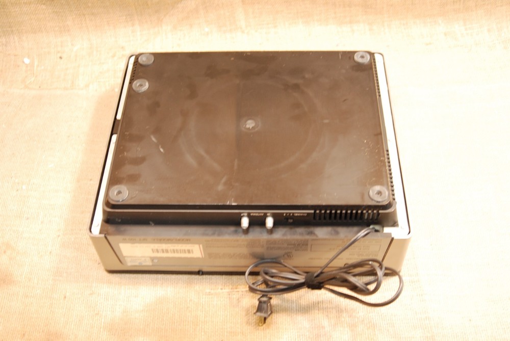 RCA SelectaVision Video Disc Player SFT 100 W - Powers On - Not Tested