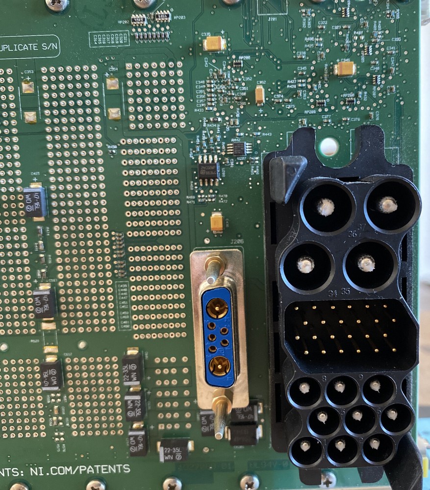 National Instruments PXIe-1065 Backplane