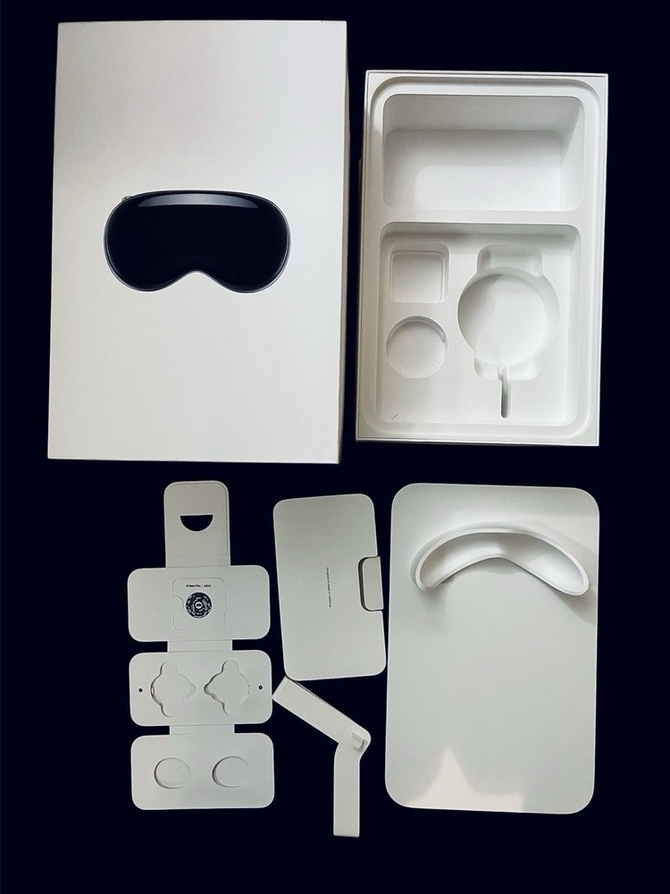 Apple Vision Pro White VR Headset EMPTY BOX ONLY