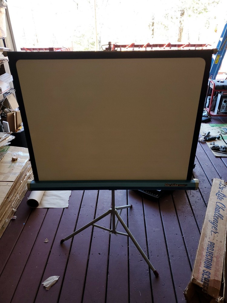 Da-Lite De Luxe Challenger Vintage Projector Screen 40 X 40 w/orginal box
