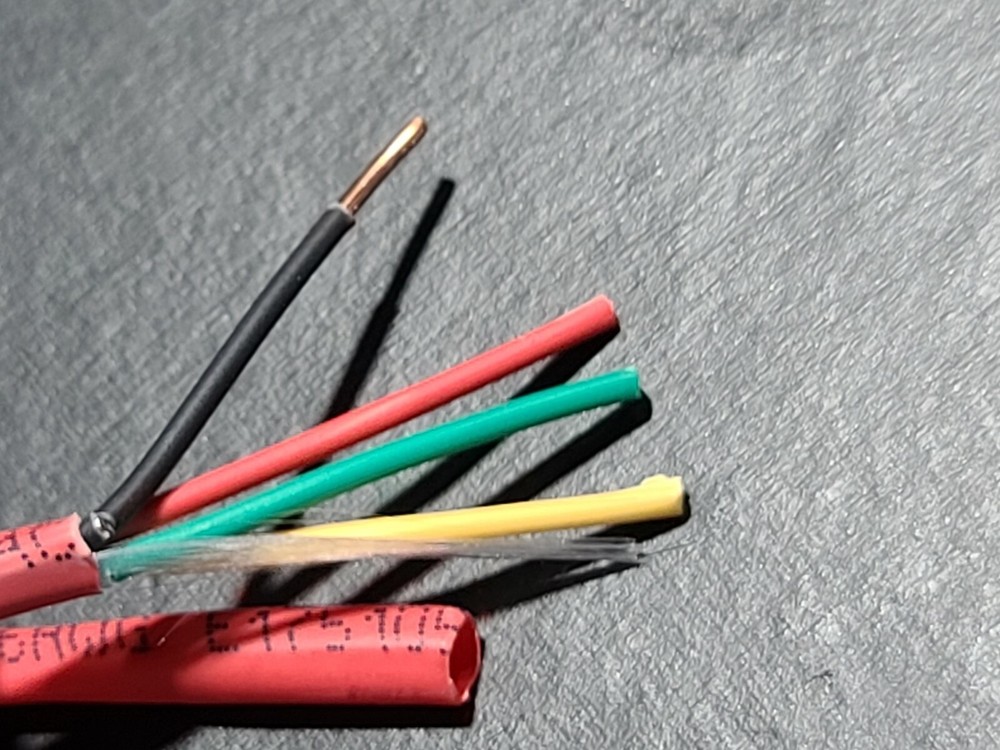 Southwire Genesis 4512 16/4C Solid Plenum Fire Alarm Cable FPLP Plenum Red/100ft