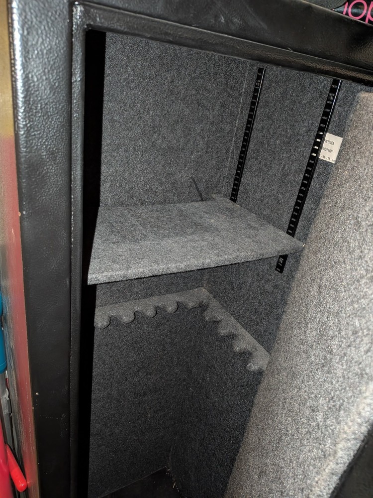 Sentry Safe, Fireproof, Upright, Locking Combination 14 Gun Safe