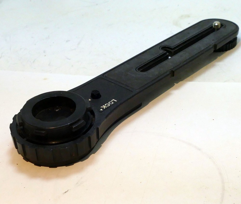 Camera flash hand bracket grip