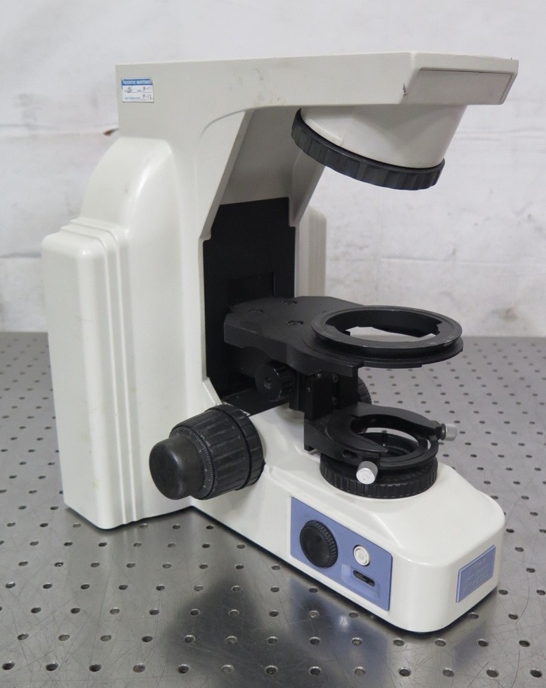 R198114 Nikon Eclipse E400 Microscope Body / Base