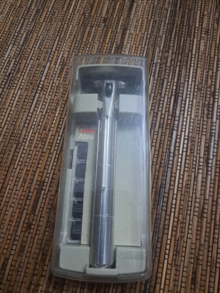 Gillette Atra X4 date