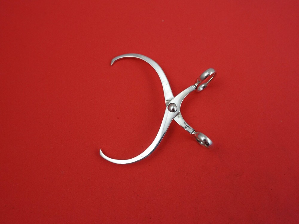 Pattern unknown by Lunt Sterling Silver Sugar Nips #102 3 1/4"