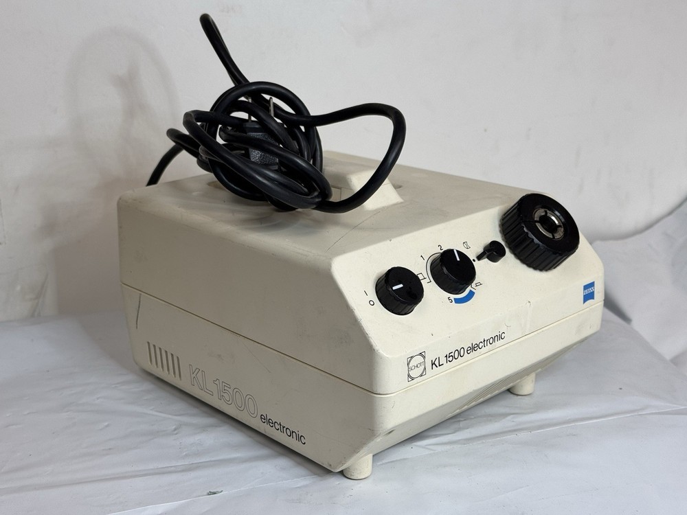 Schott KL1500 Electronic Microscope Fiber Optic Light Source