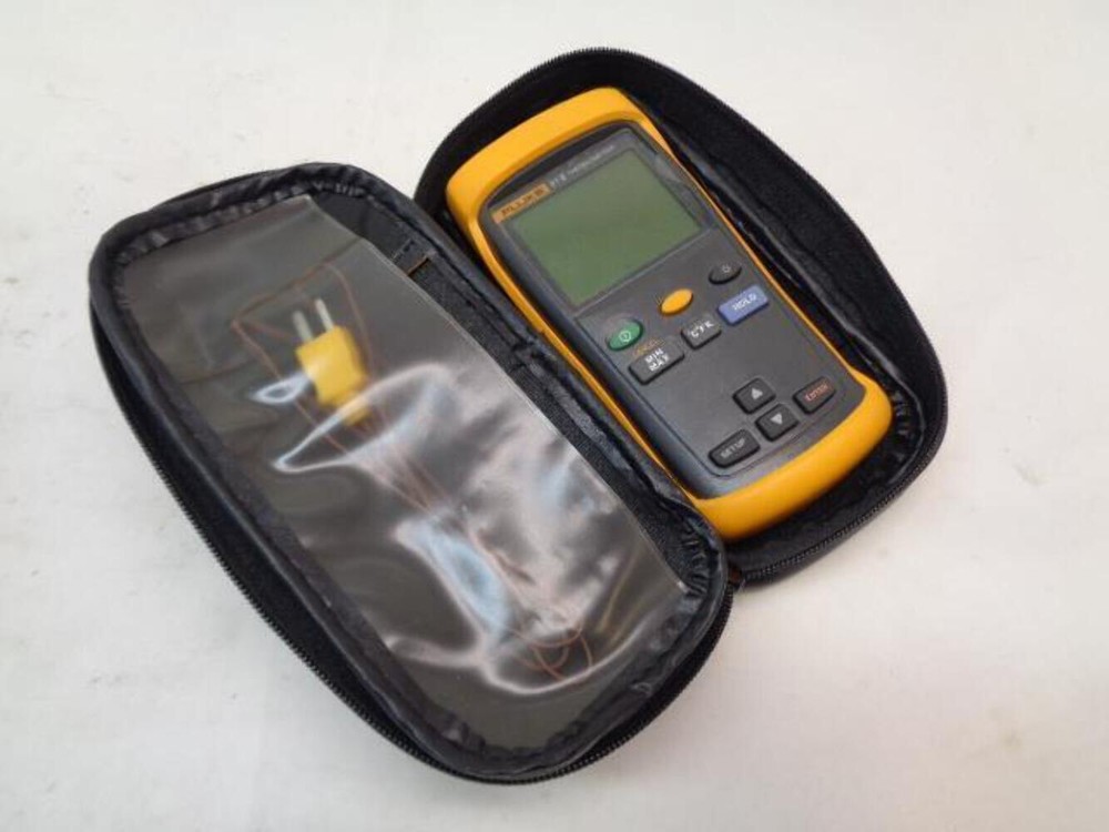 NEW DIGITAL PROBE THERMOMETER W/ CARRYING CASE R4TB