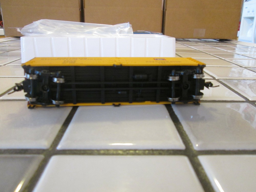 walthers BURLINGTON reefer car HO scale ////