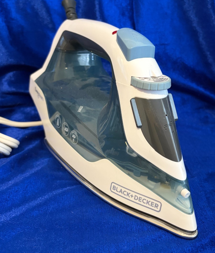 BLACK+DECKER Easy Steam Compact Iron, Blue, IR10VS