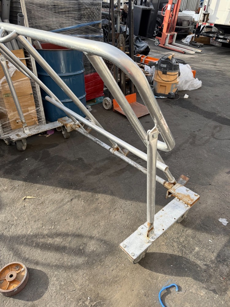 ROL-AWAY CRATE HANDLER