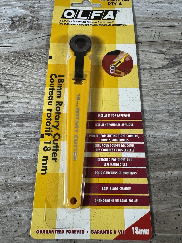 OLFA #9657 ROTARY CUTTER - 18MM