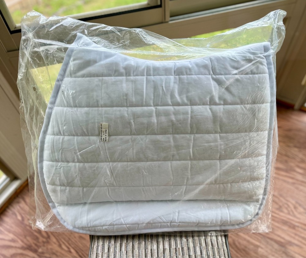 White Dover saddlery AP saddle pad never used