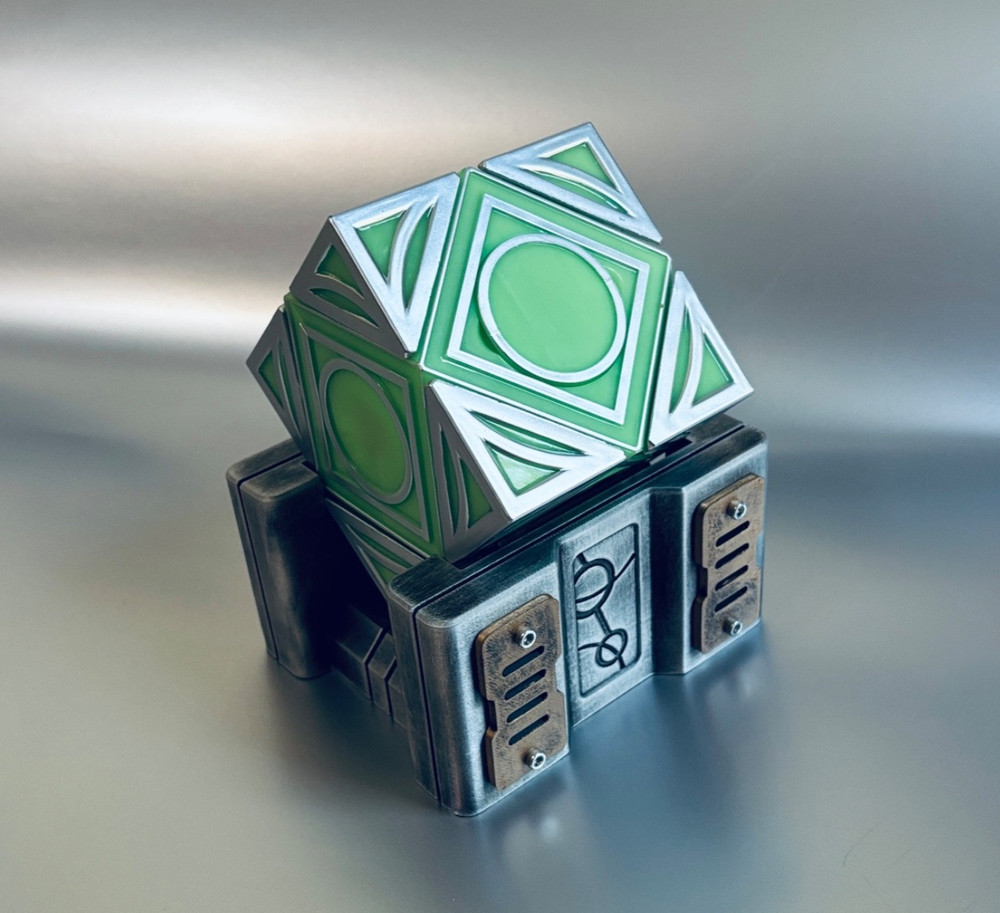 Jedi Holocron Display Stand - Savi’s Workshop - Galaxy's Edge