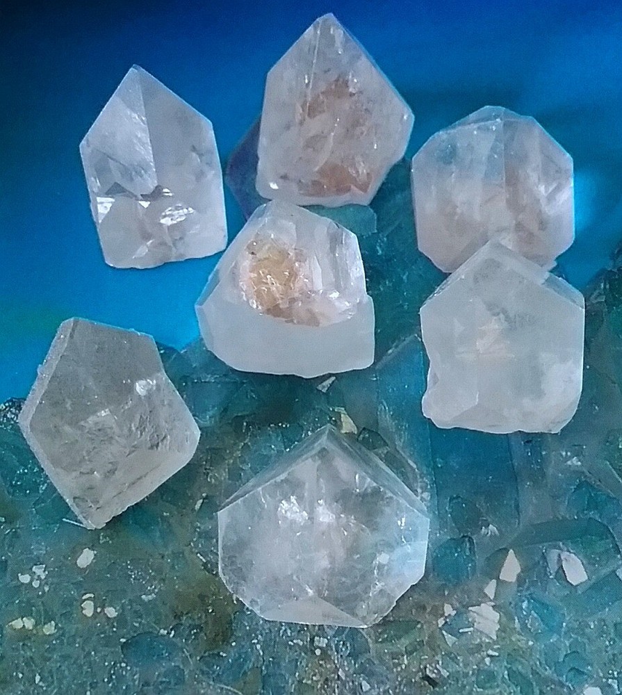APOPHYLLITE DOWSING PENDULUM, APOPHYLLITE SPECIMEN DOWSING PENDULUM WITH CHAIN