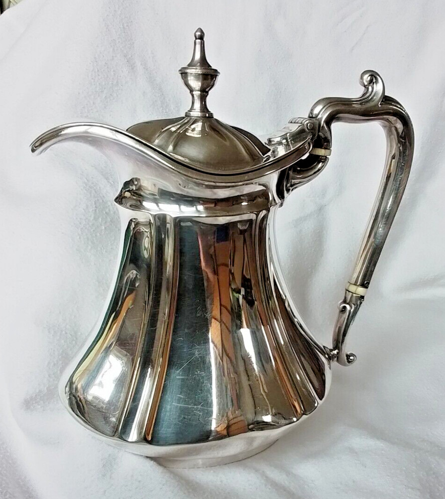 Antique Silver Plate Lidded Jug, Lovely Shape with a Nice Shaped Isolated Handle