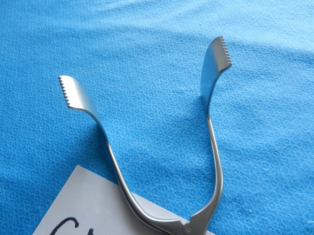 V. Mueller Codman Surgical Orthopedic 25mm X 60mm Meyerding Retractor