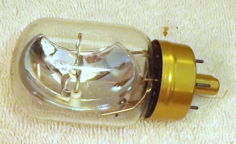Vintage General Electric DCF Projector Lamp - 21 Volt 150 Watts - NOS Untested.