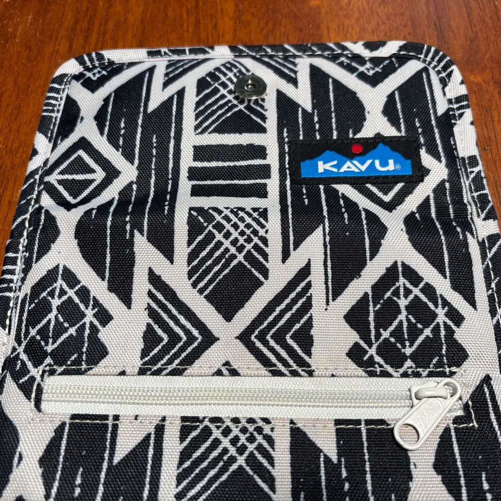 KAVU Big Spender Tri Fold Wallet-Pyramid Stacks Pattern-Geometric-Canvas