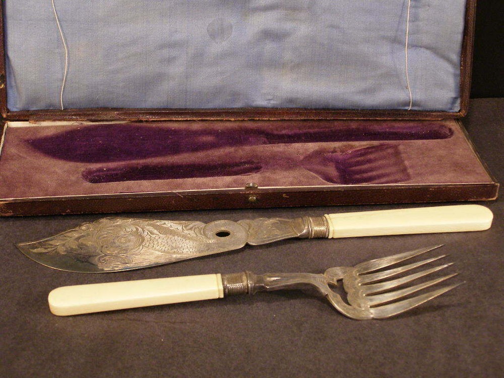 ~19 c Cake Knife Fork Server Chased Silver Serving Box Case Fish Set Sheffield~