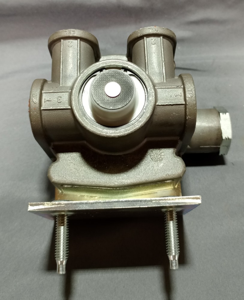 Bendix 103292N Relay Valve