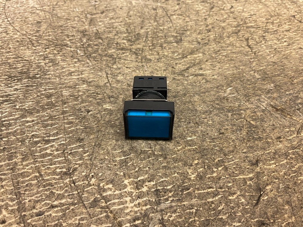 IDEC LB-T1 Blue Illuminated Push Button LBT1 (VT)