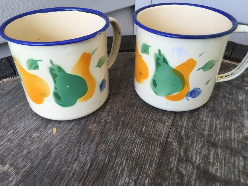 Pair APril Cornell Enamel Mugs Yellow Green Pears EUC