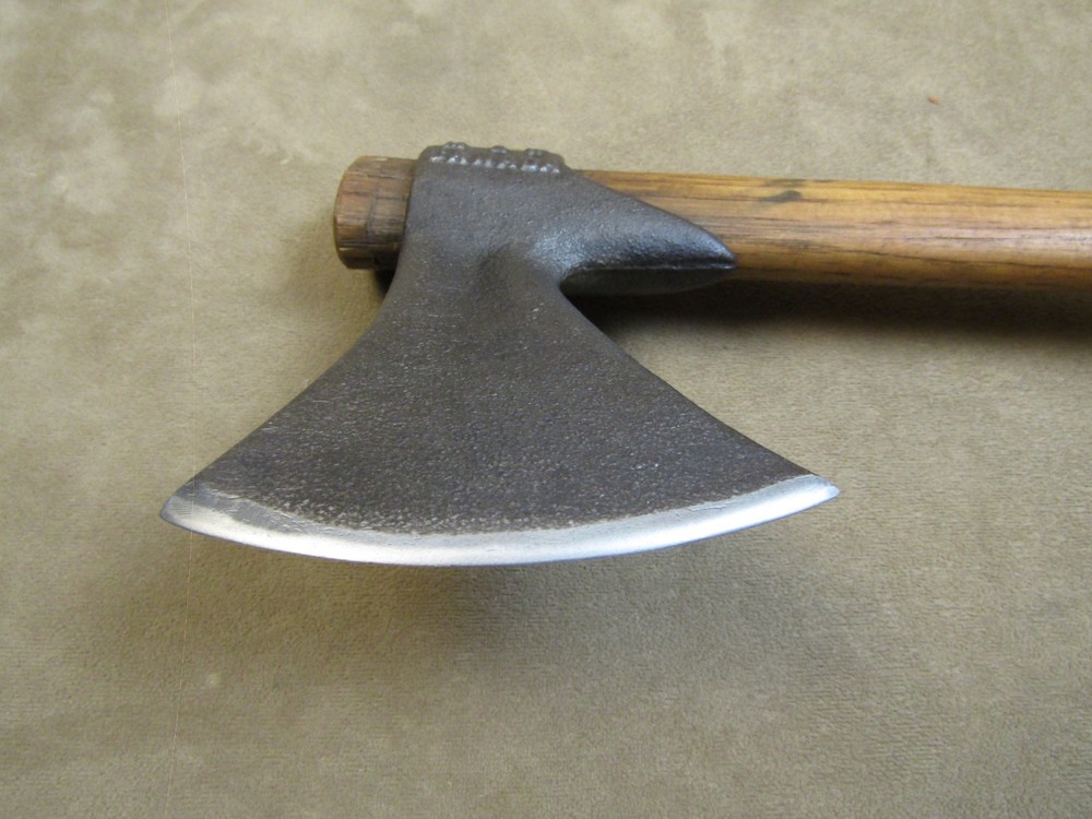 NICE VINTAGE BLACK HAWK M & W CANADA TOMAHAWK 18" THROWING HATCHET AXE