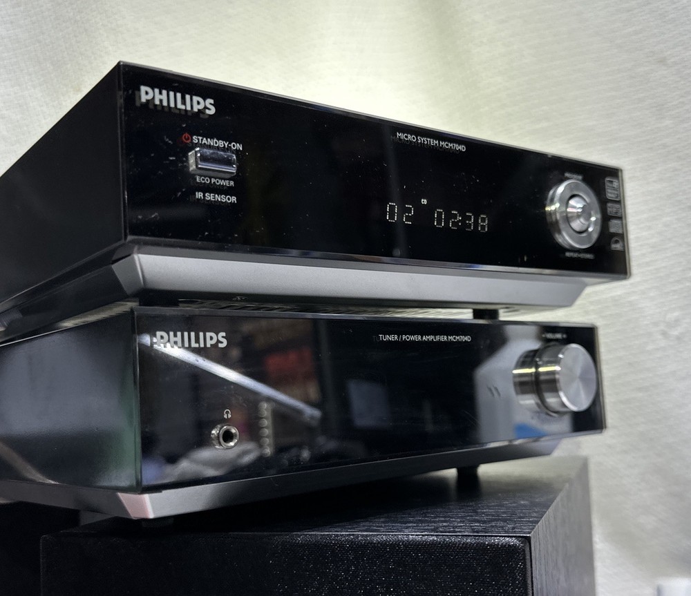 Philips MCM 704D micro audio system - TESTED and WORKS, No REMOTE..((A-3))