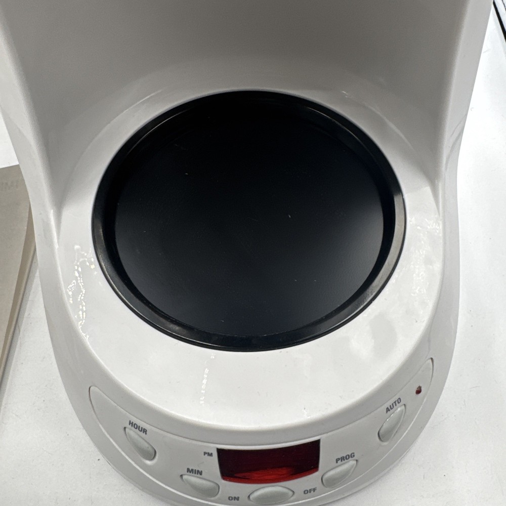 White New Open Box Decker DE755 12 Cups Coffee Maker
