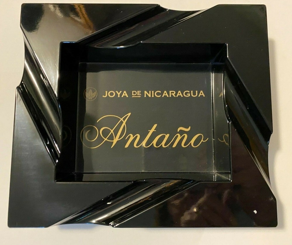 Joya de Nicaragua Antano Cigar Black Ashtray