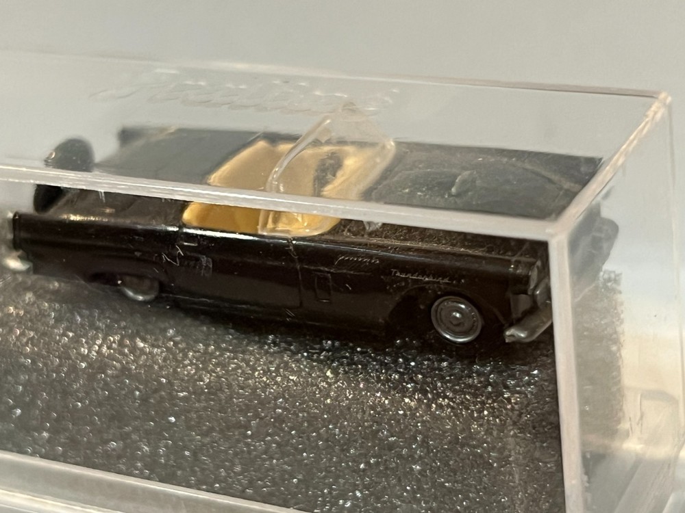 Praline Black Ford THUNDERBIRD CONVERTIBLE HO Scale