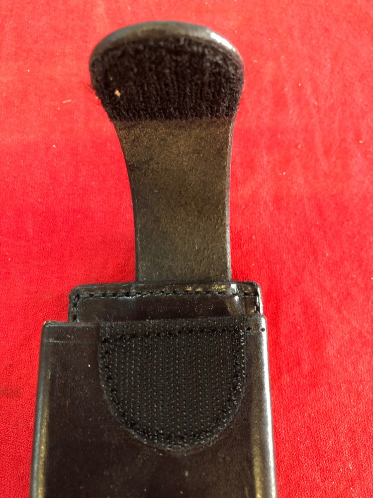 TEX SHOEMAKER Duty Belt Accessory - 100 40 SP - Black Leather w/ Loop & Hook