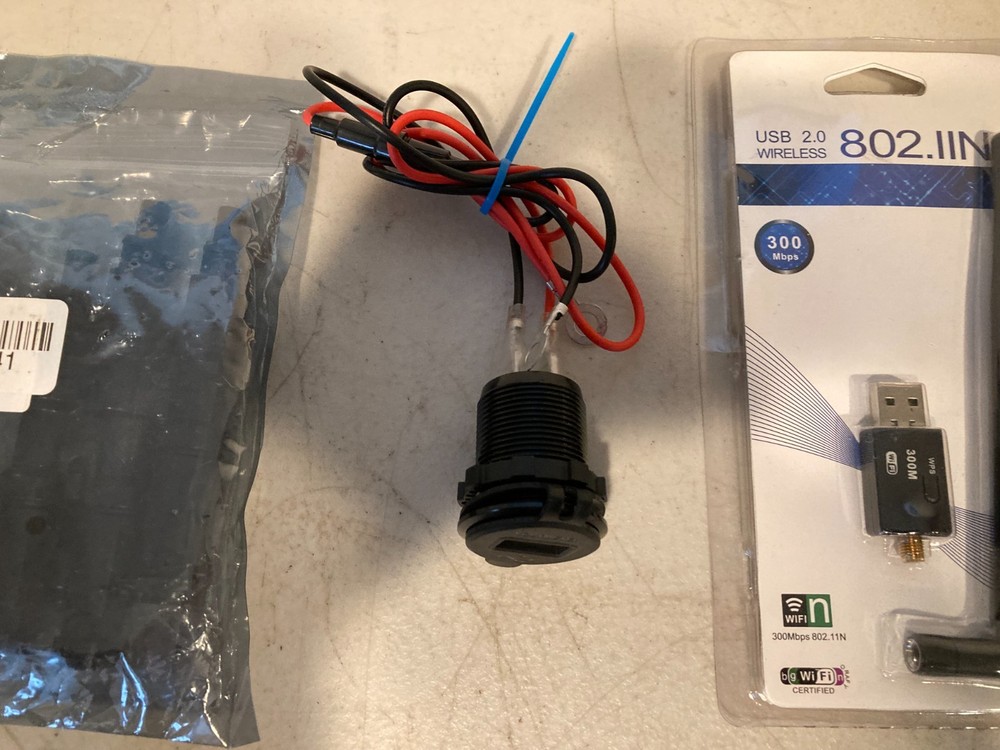 Solar Panel MC4 Connectors Fuse Holder USB Socket 30A WiFi Adapter Kit Set