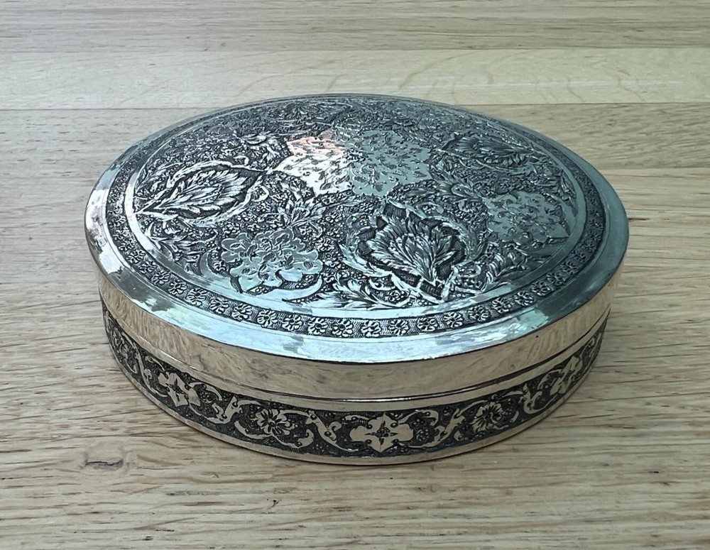 Fine .840 Solid Silver Middle Eastern Circular Snuff or Table Box.