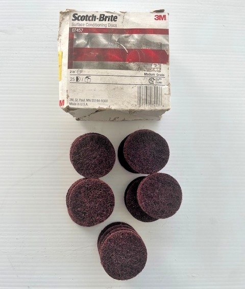 3M 7457 Scotch-Brite 2" Surface Conditioning Discs 25 Per Box / package Medium