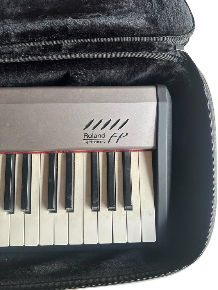 Roland FP 2 Digital Piano