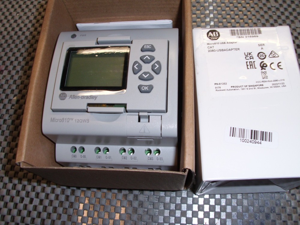 Allen Bradley 2080-LC10-12QWB Micro810 12 I/O, with LCD Display, 2080-USBadapter