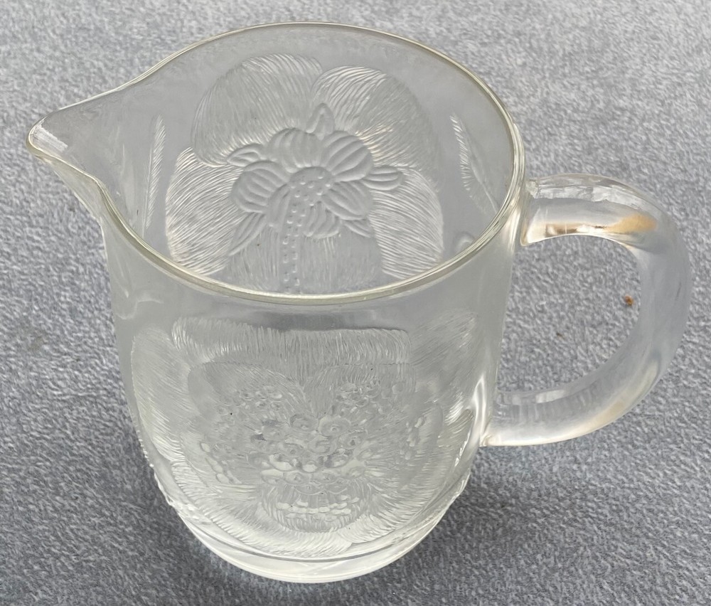 Arcoroc Glass Fleur Flower Petals Serving Pitcher